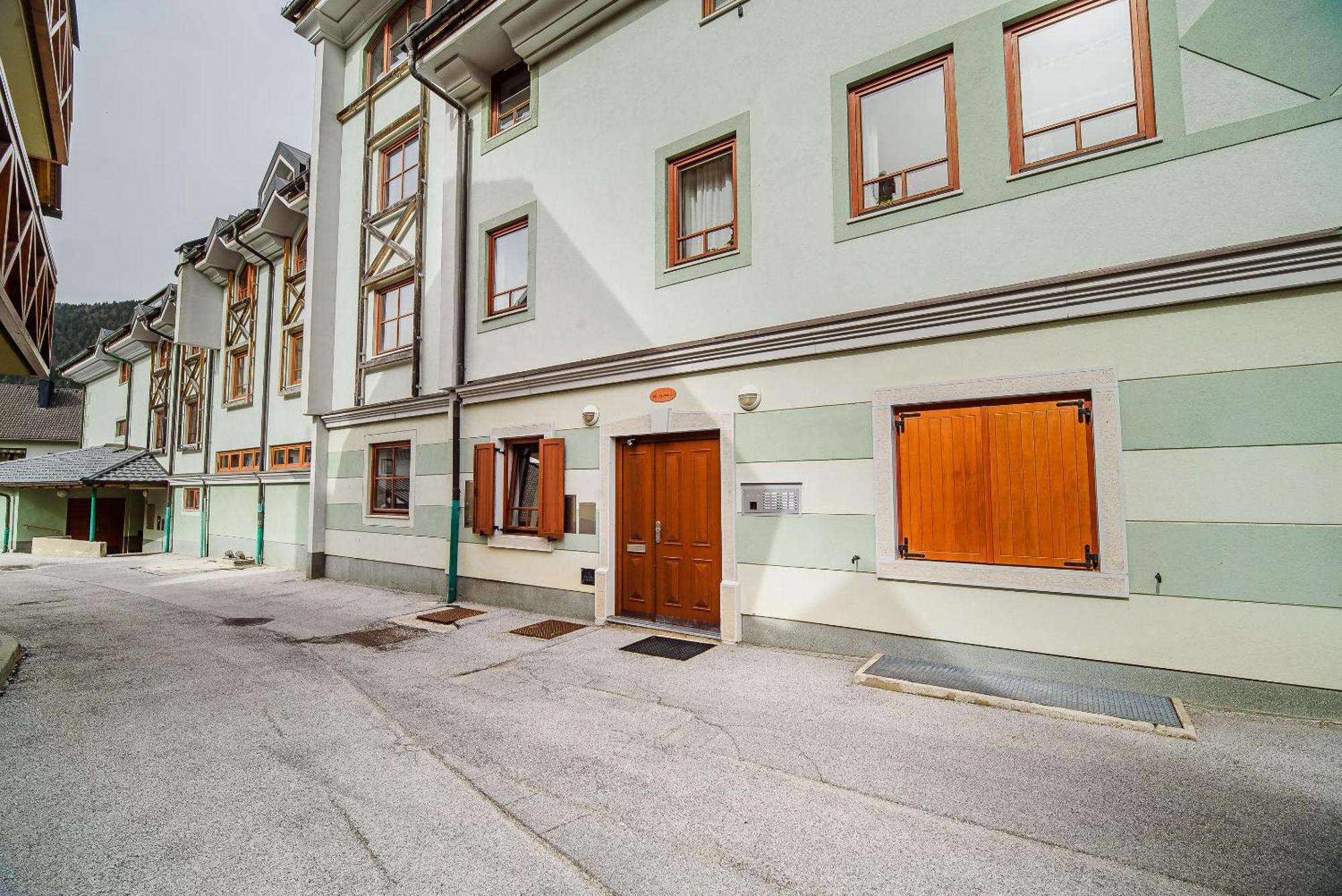 Apartments Slavec With Free Onsite Parking Краньска Гора Экстерьер фото